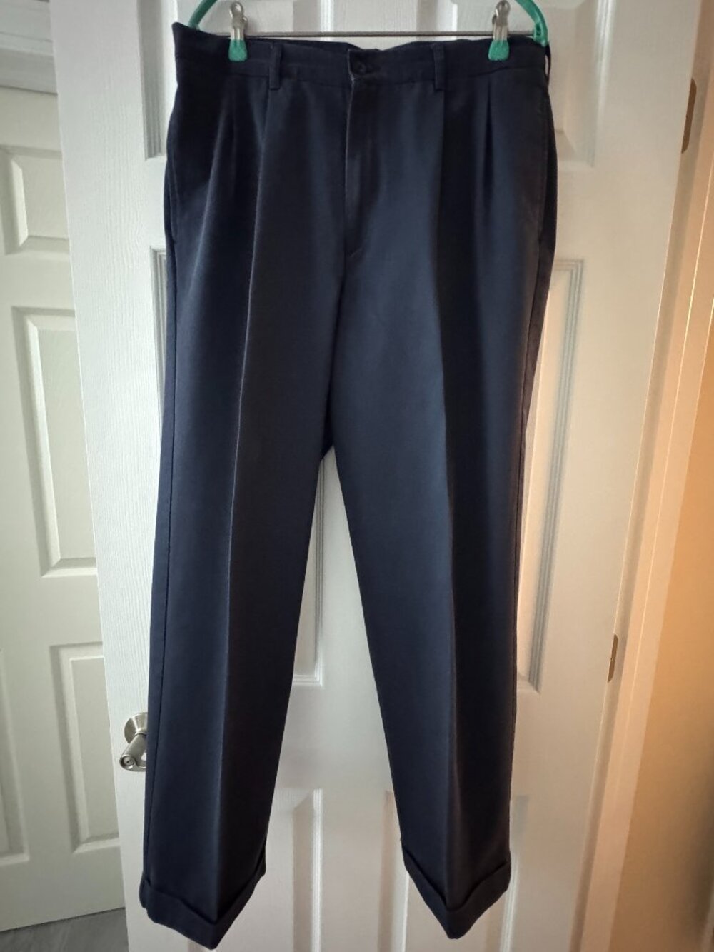 Cotton tailored khaki chino slacks by Geoffrey Beene  - 32x30 - Navy Blue